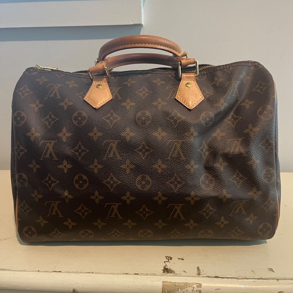 Louis Vuitton M<onogram Speedy 40